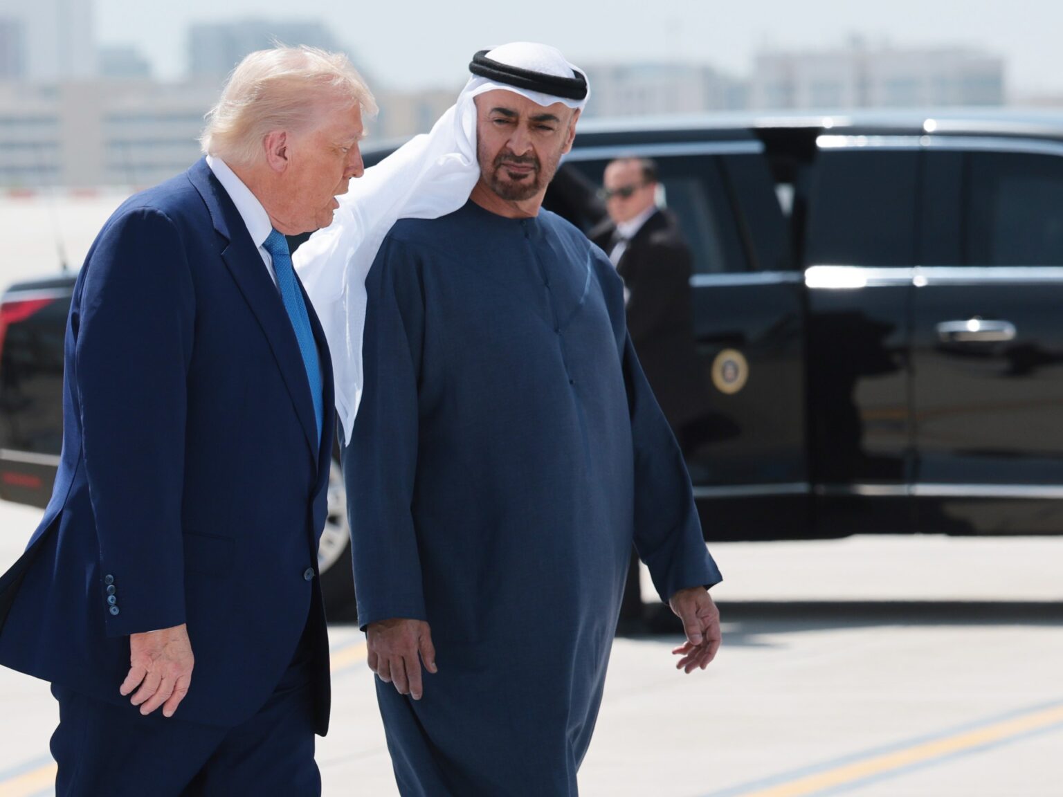 محمد بن زايد يبحث مع ترمب الاعتداءات الإيرانية على الإمارات ودول المنطقة | أخبار