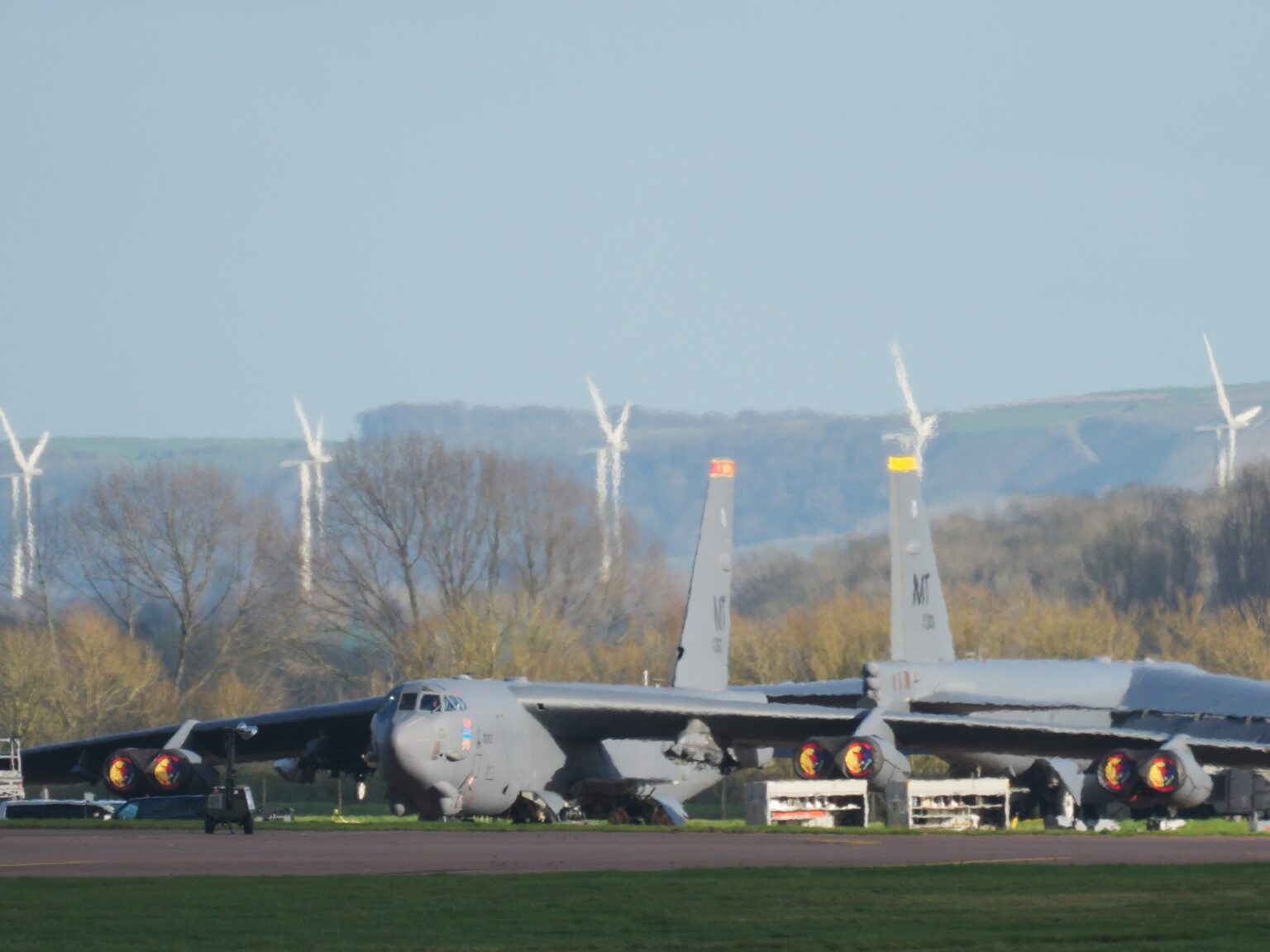 "مدى غير مسبوق".. صواريخ إيران تطال قاعدة بريطانية أمريكية بالمحيط الهندي | أخبار