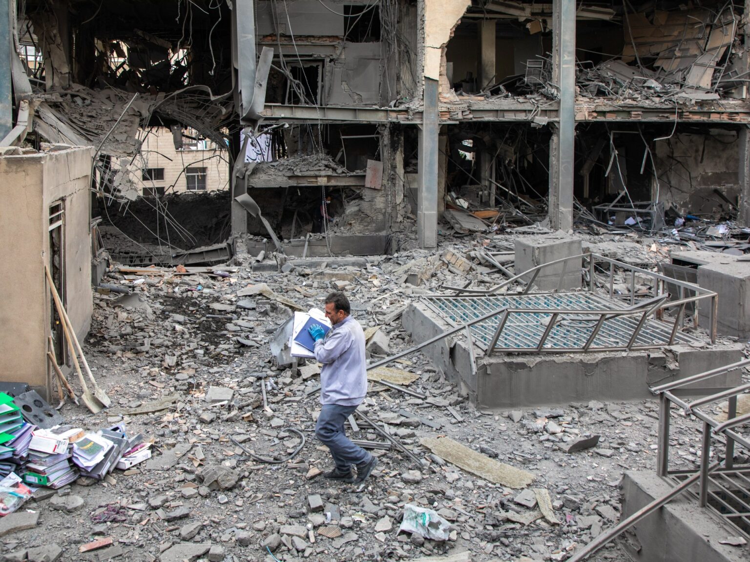 انقطاع للكهرباء واستهداف جامعة بإيران وإسرائيل تصدّق على هجمات جديدة | أخبار انقطاع للكهرباء واستهداف جامعة بإيران وإسرائيل تصدّق على هجمات جديدة | أخبار