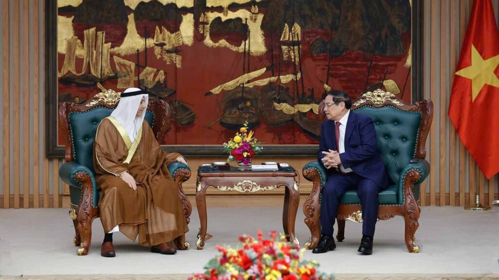 رئيس وزراء فيتنام يبحث مع سفير الإمارات تعزيز التعاون بين البلدين رئيس وزراء فيتنام يبحث مع سفير الإمارات تعزيز التعاون بين البلدين