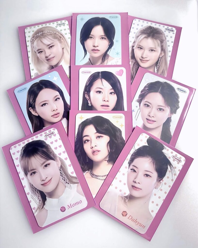 بطاقات الصور مرتين ╰(*´︶`*)╯♡