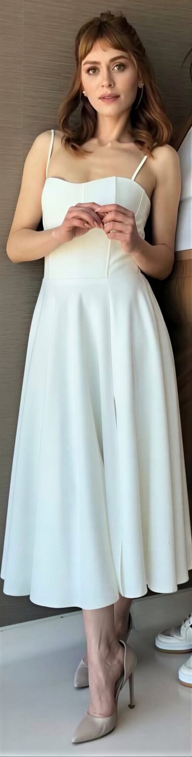 Hazal Türesan (4k) Hazal Türesan (4k)