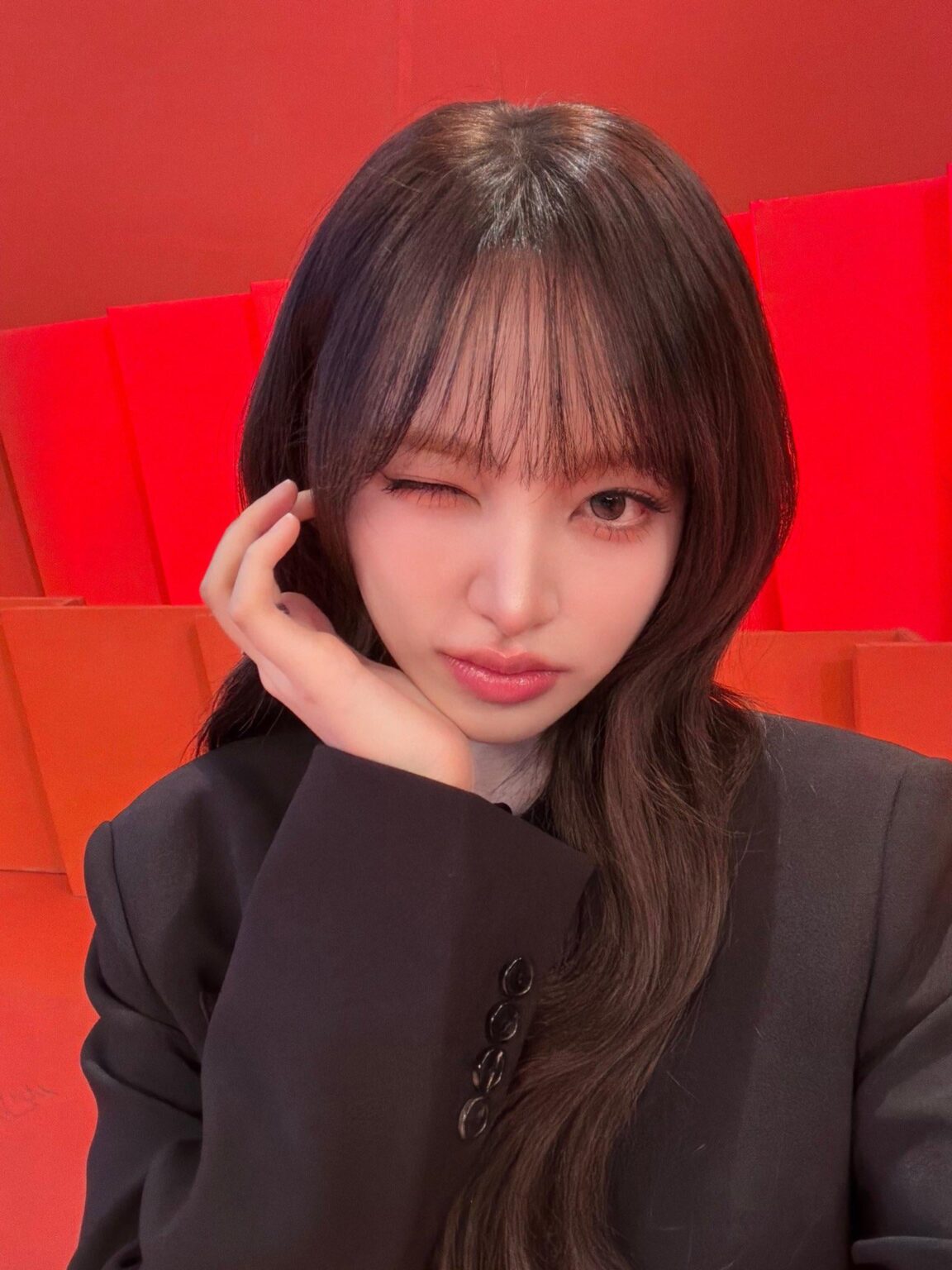 260301 تحديث تويتر الرسمي لـ IVE مع ليز - تم الانتهاء من KBS2 Boss in the Mirror 💕