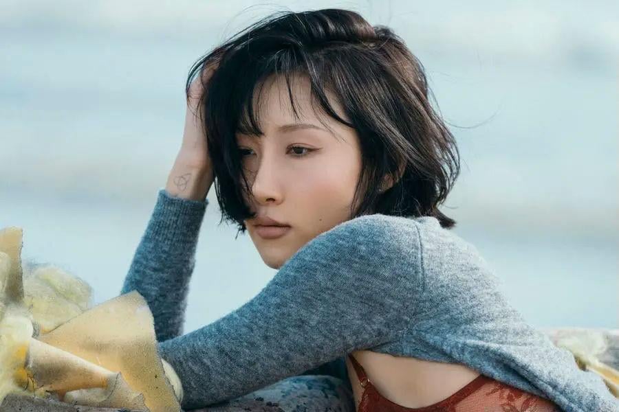 فرقة MAMAMOO Hwasa ستعود منفردة في أبريل