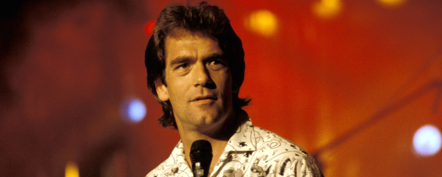 يظهر هيوي لويس أنه قادر على التسجيل بالحركة البطيئة