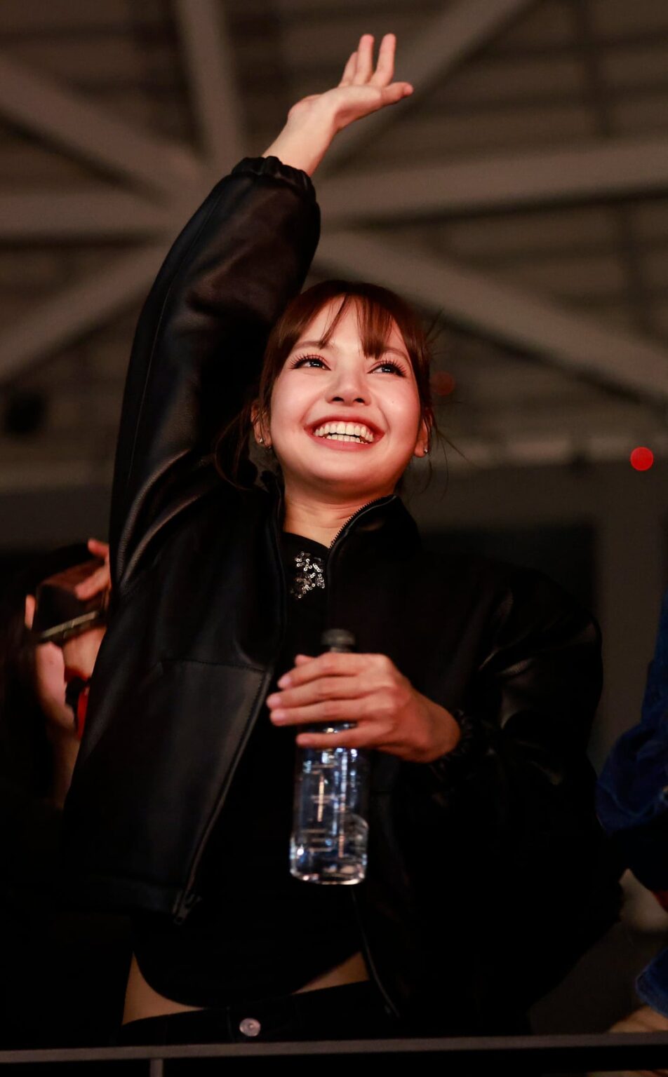 260308 ليزا @ سبوتيفاي تقدم برنامج Billions Club Live مع Bad Bunny في طوكيو