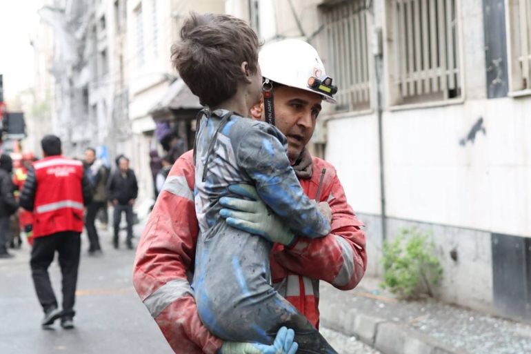 آثار الاستهدافات الإسرائيلية الأمريكية على إيران المصدر: الهلال الأحمر الإيراني