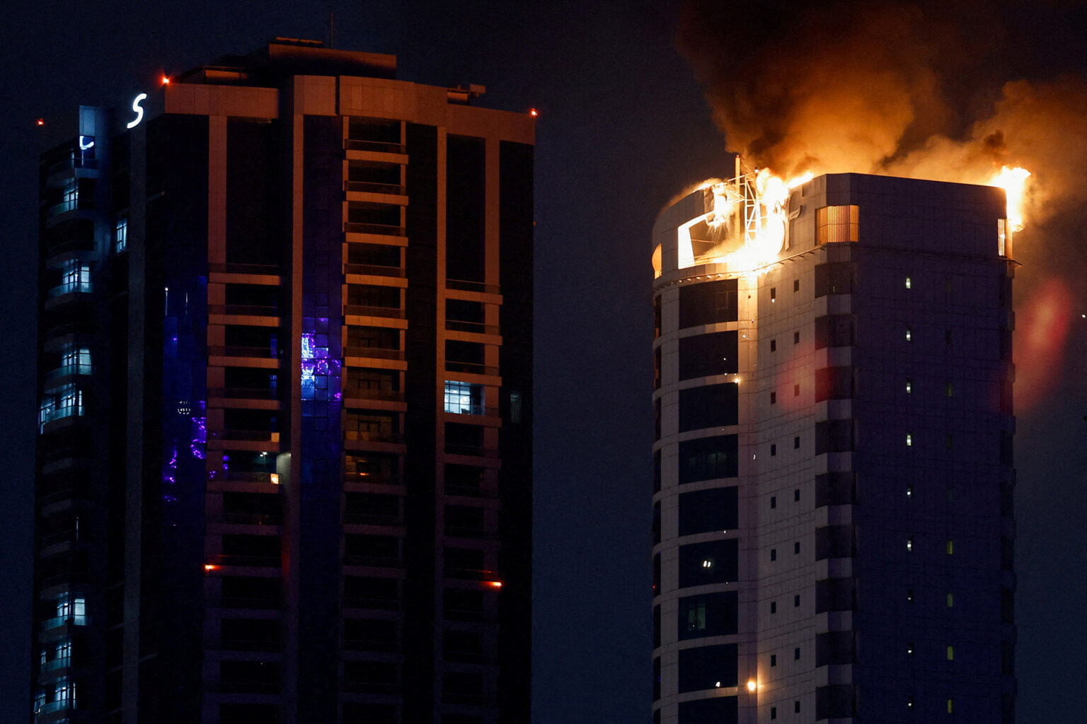 السعودية وقطر والكويت تعترض هجمات إيرانية وسماع انفجارات بالبحرين | أخبار