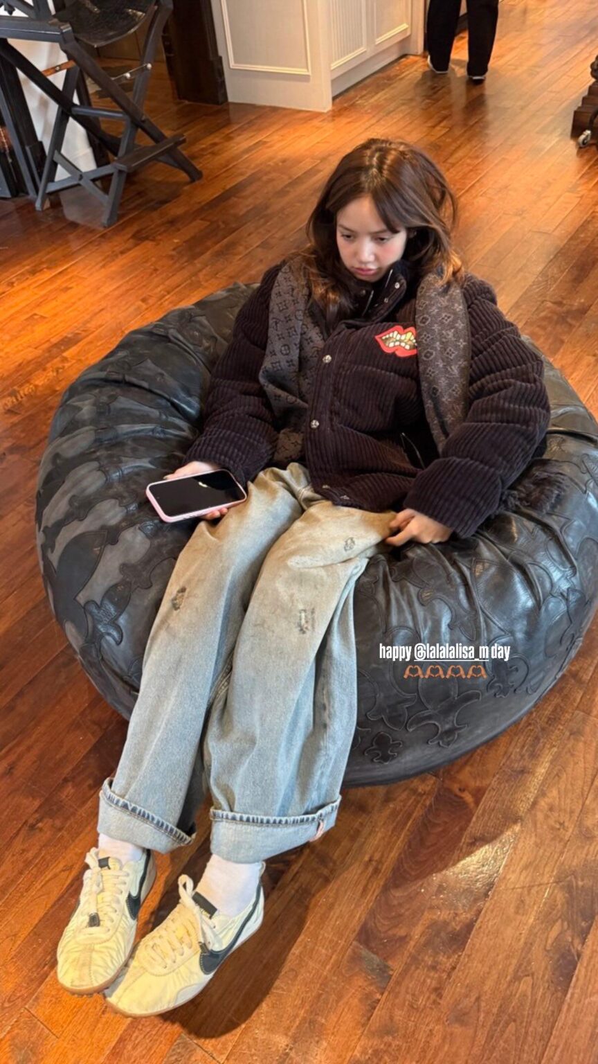 260327 تحديث قصة emjanggg على IG مع ليزا