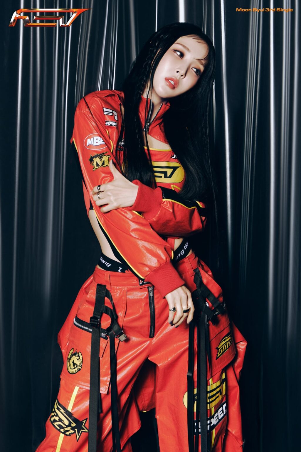 MAMAMOO Moonbyul – الأغنية المنفردة الثالثة: REV (صورة اللفة الثانية) MAMAMOO Moonbyul - الأغنية المنفردة الثالثة: REV (صورة اللفة الثانية)