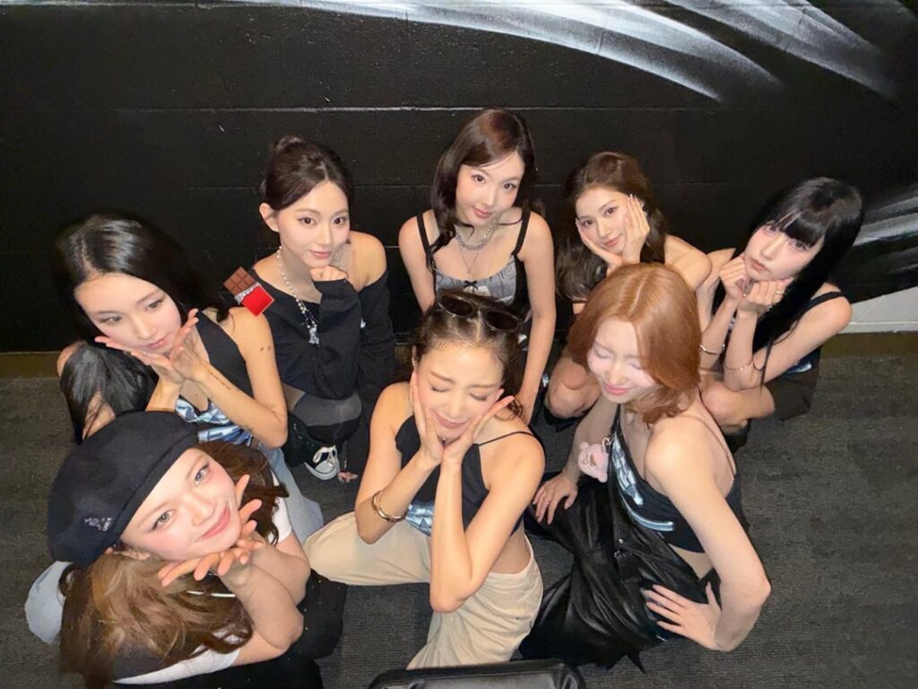 260307 تحديث تويتر - مرتين  جولة عالمية في هاميلتون - اليوم الأول هاميلتون، أنت لم تظهر فقط - لقد سرقت قلوبنا 🫶🏻🍫