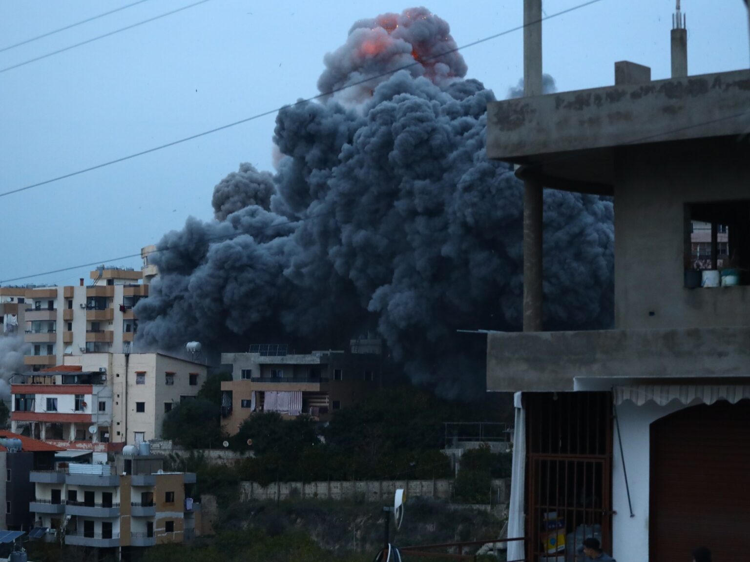 حتى نهر الليطاني.. إسرائيل تكشف خطتها لاحتلال جنوب لبنان وتكثف غاراتها | أخبار