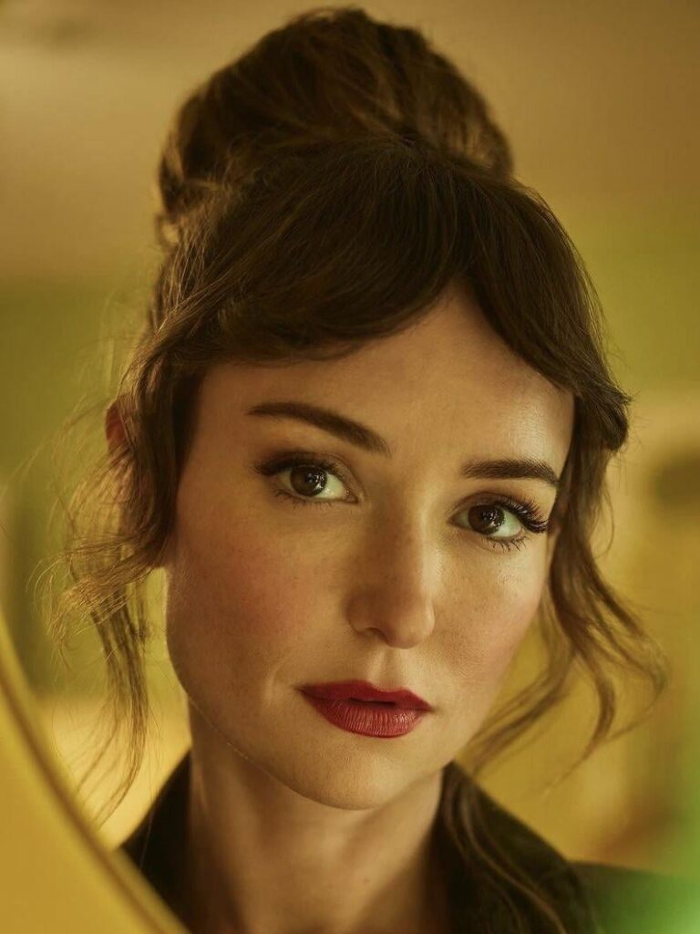 Milana Vayntrub Milana Vayntrub