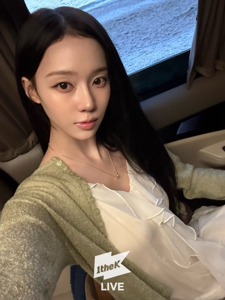 260328 تحديث 1theK على Instagram مع فصل الشتاء - ما وراء الاستوديو خلف الصور