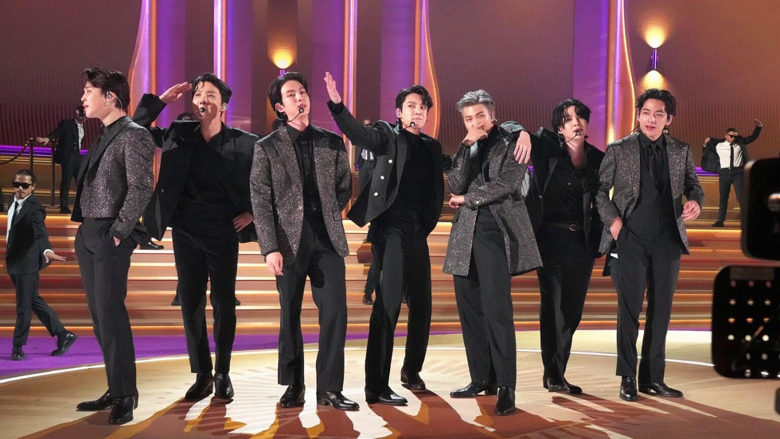 BTS سيقدمون أول أداء أمريكي منذ ما يقرب من 4 سنوات في حدث المعجبين للألبوم الجديد BTS سيقدمون أول أداء أمريكي منذ ما يقرب من 4 سنوات في حدث المعجبين للألبوم الجديد