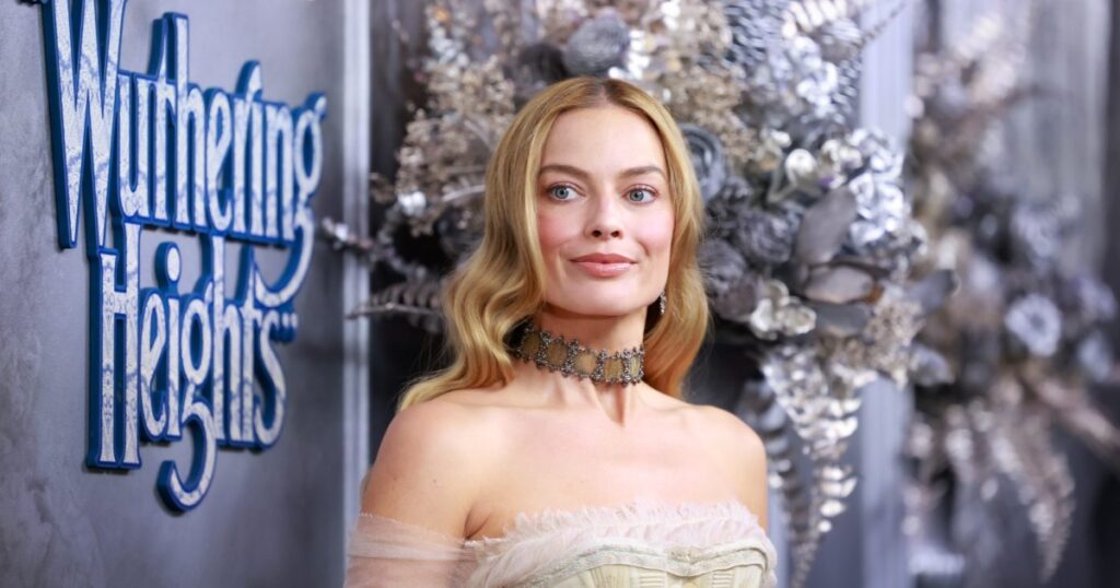 15 إبداعًا رومانسيًا مستوحاة من “مرتفعات ويذرينج” – أقل من 50 دولارًا