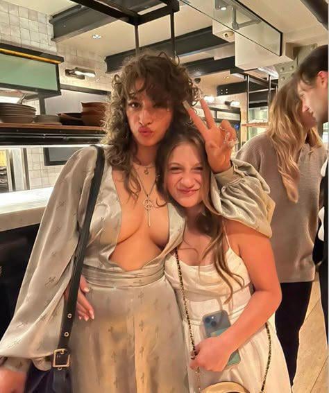 Odessa A’zion with a fan Odessa A'zion with a fan