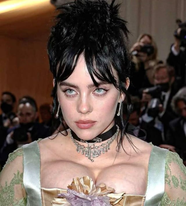 Keep eye contact with mommy