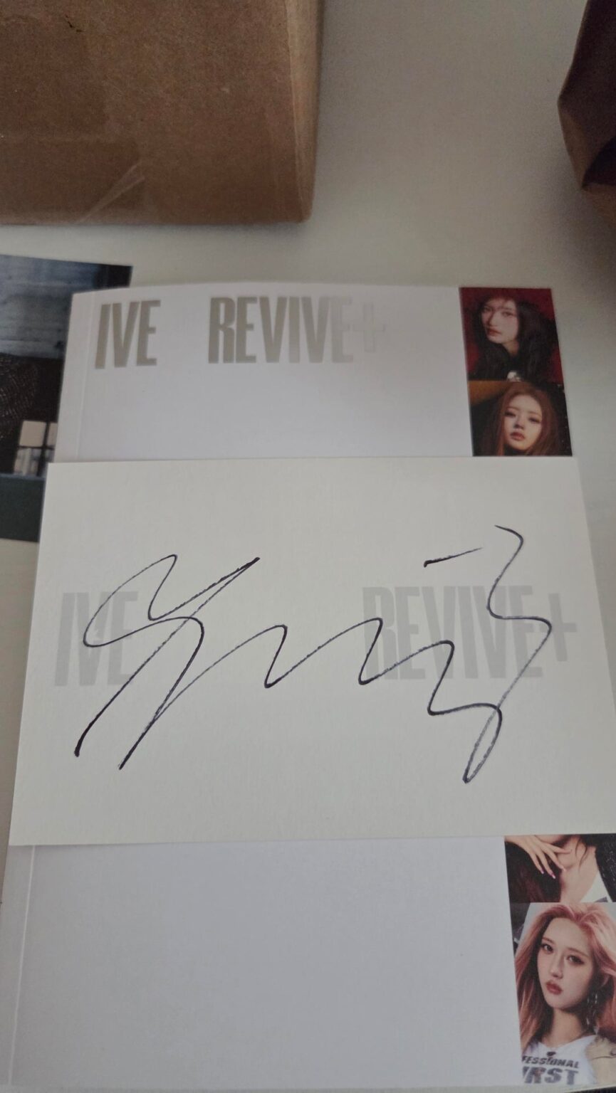 IVE إحياء الألبوم الموقع