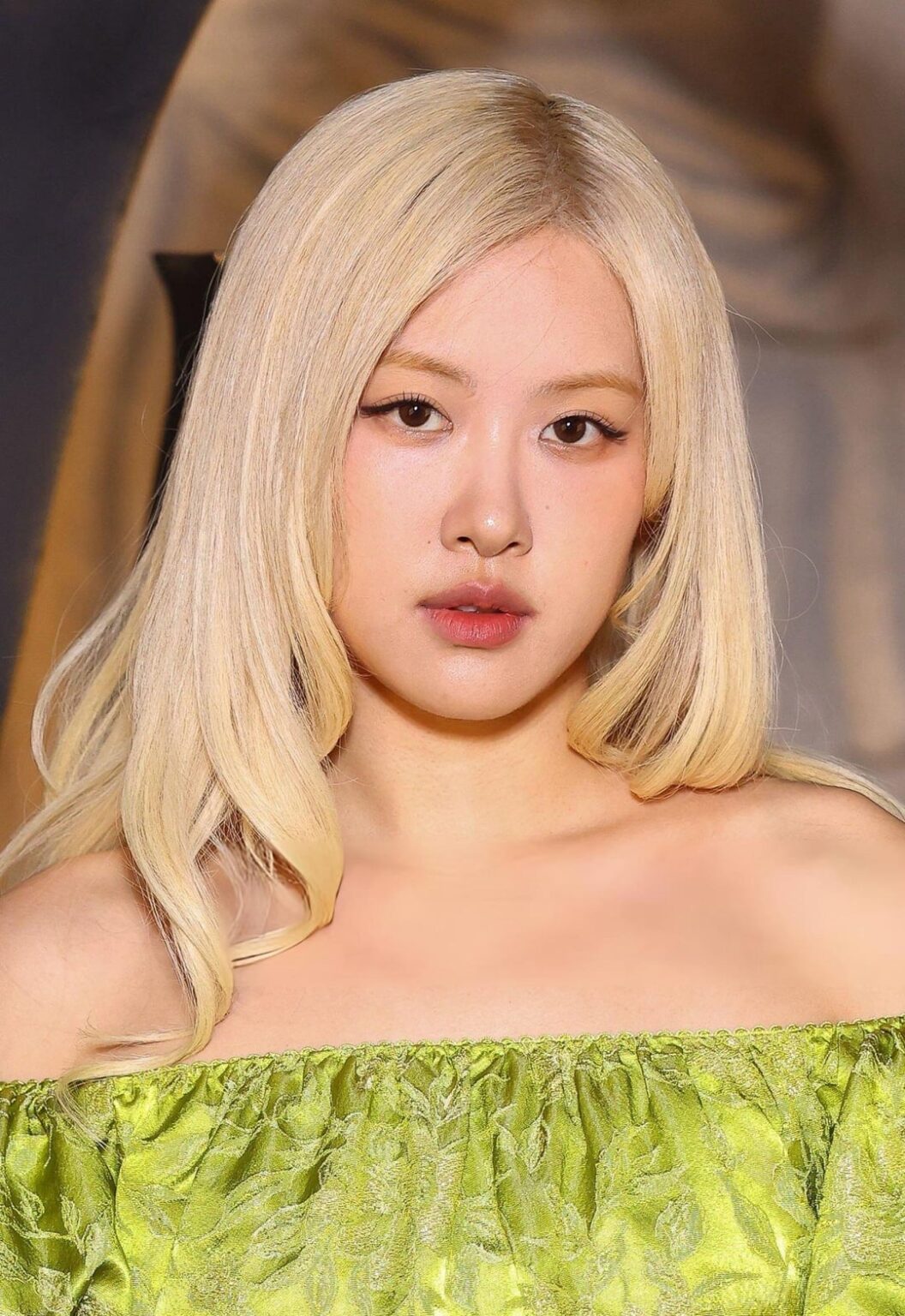 260303 روزيه في أسبوع الموضة في باريس سان لوران