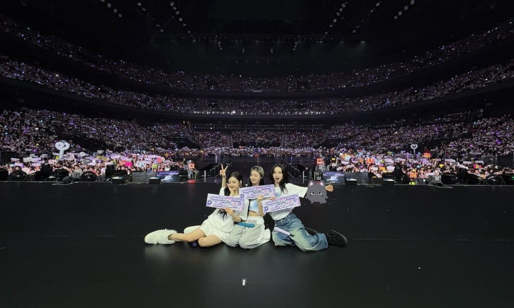 260307 تحديث تويتر aespa - 2025-26 SYNK: aeXIS LINE في ماكاو اليوم الأول