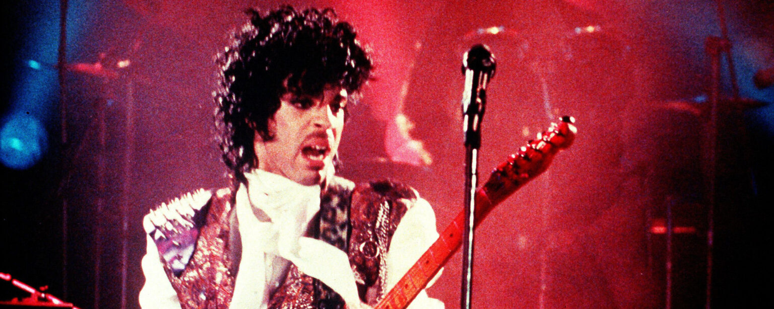 3 نجوم روك أسطوريين في الثمانينيات، علموا أنفسهم بأنفسهم تمامًا