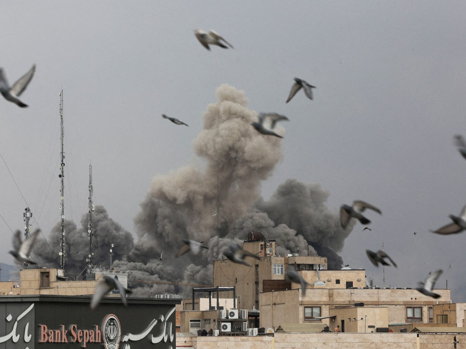 إيران بين "التفكيك" و"حرب الاستنزاف".. قراءة في سيناريوهات المواجهة | أخبار