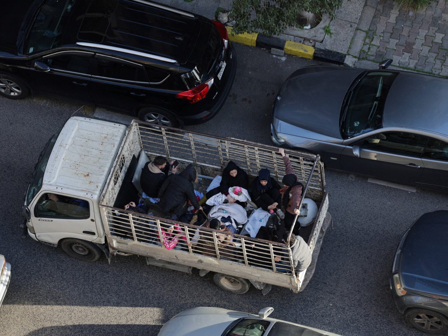 إصابة 3 جنود إسرائيليين بصاروخ مضاد للدروع .. وتحذير إسرائيلي بإخلاء الضاحية الجنوبية | أخبار