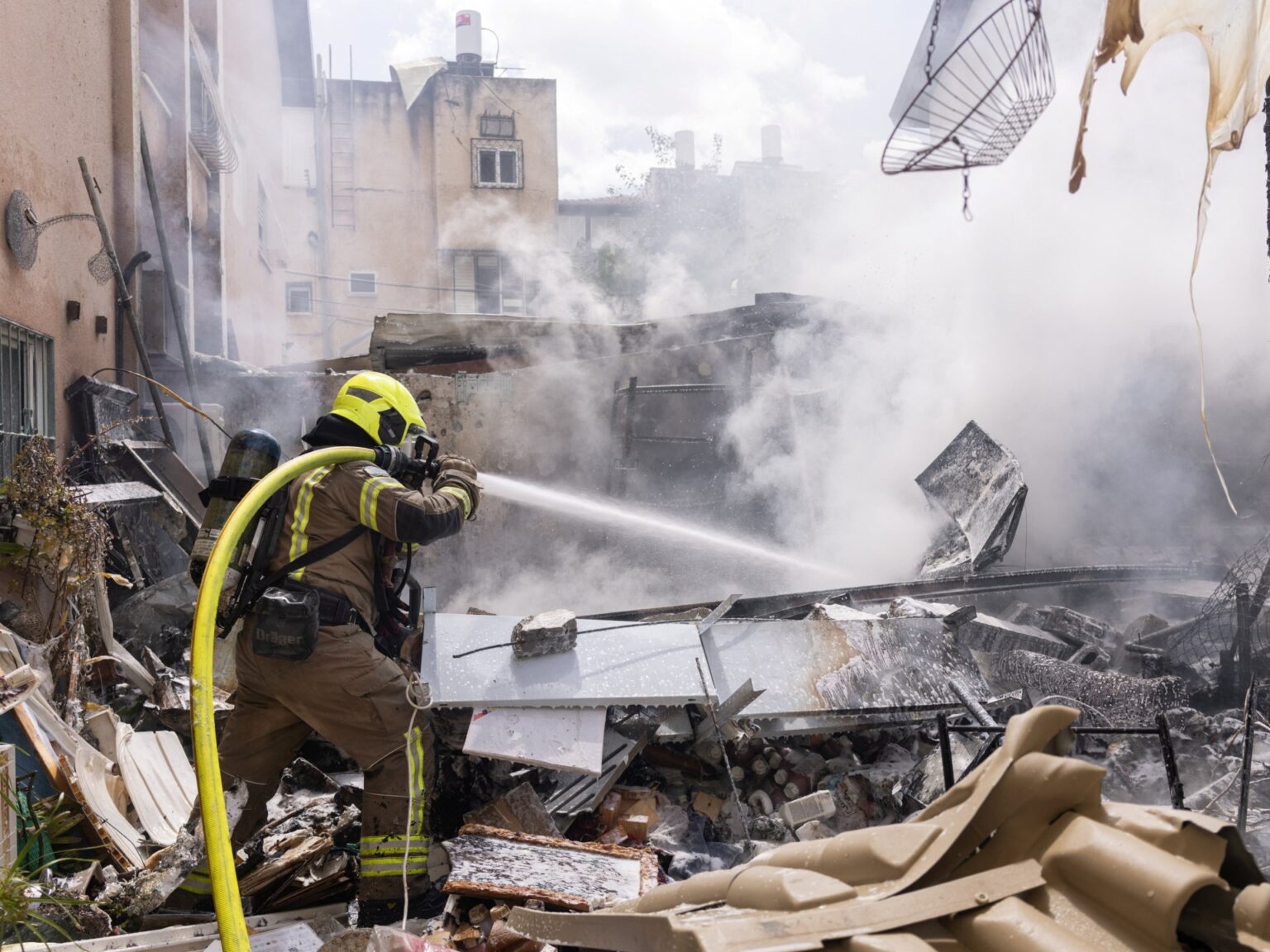 قصف إسرائيلي على طهران وصاروخ عنقودي إيراني يوقع دمارا كبيرا في بتاح تكفا | أخبار قصف إسرائيلي على طهران وصاروخ عنقودي إيراني يوقع دمارا كبيرا في بتاح تكفا | أخبار