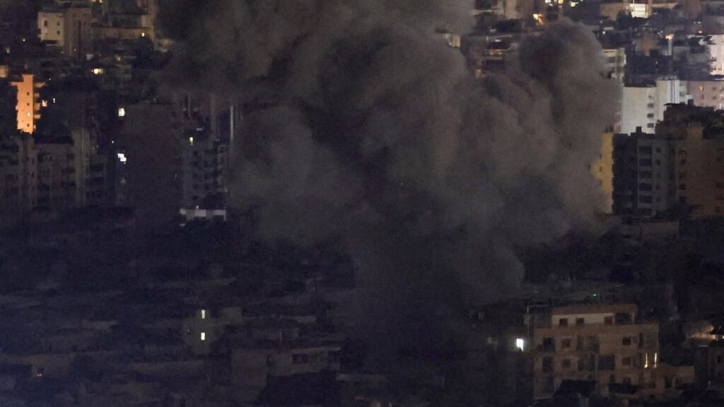 إسرائيل تقصف ضاحية بيروت الجنوبية وتعلن أسر مقاتلين من حزب الله بالجنوب | أخبار