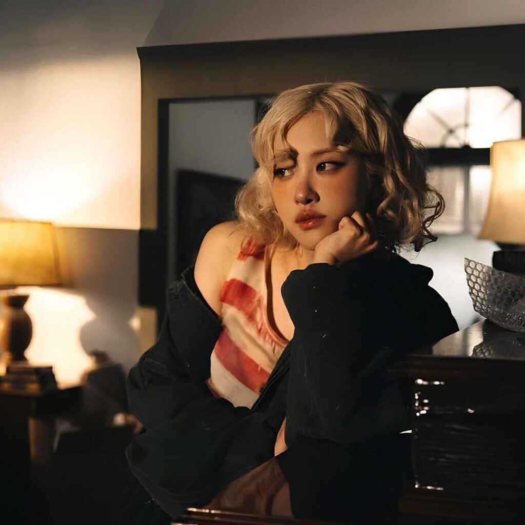 لقد انتهيت روزي من محاولتها أن تكون مثالية، وحان الوقت للقيام بالأشياء على طريقتها | مجلة ويفيرس