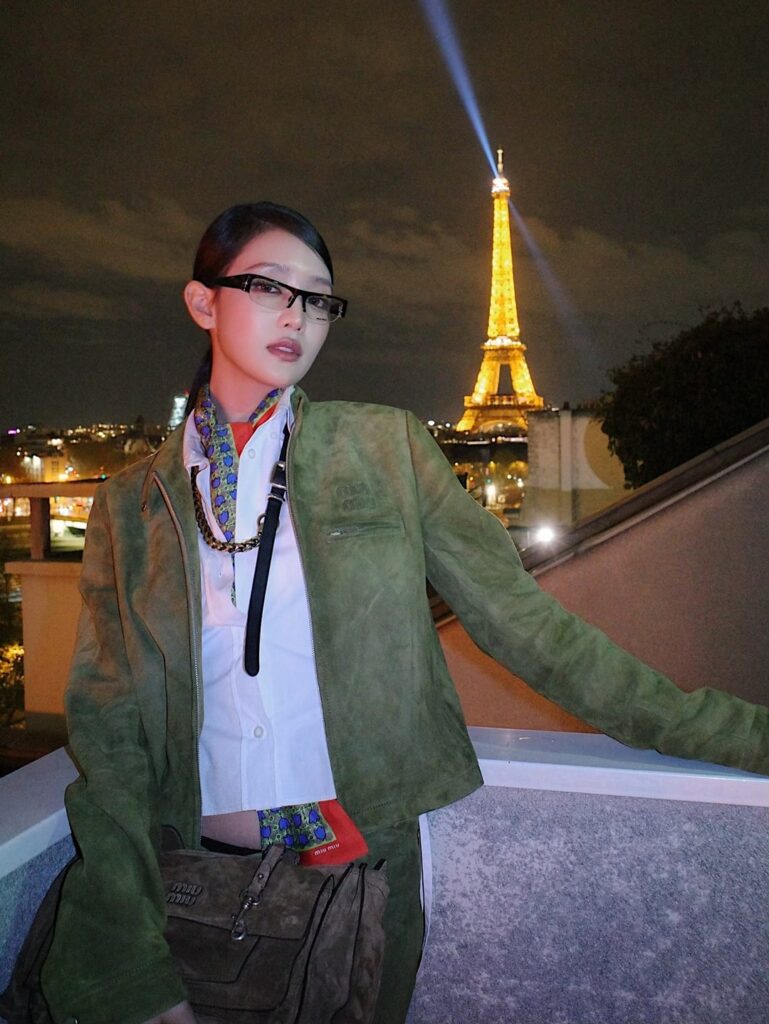 260313 تحديث ميني على الانستقرام مع يونجون من TXT وإيلا من MEOVV