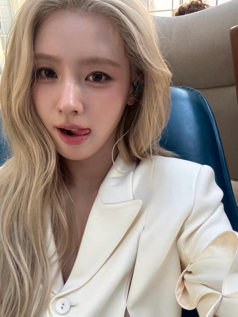 260312 تحديث مييون على الانستقرام