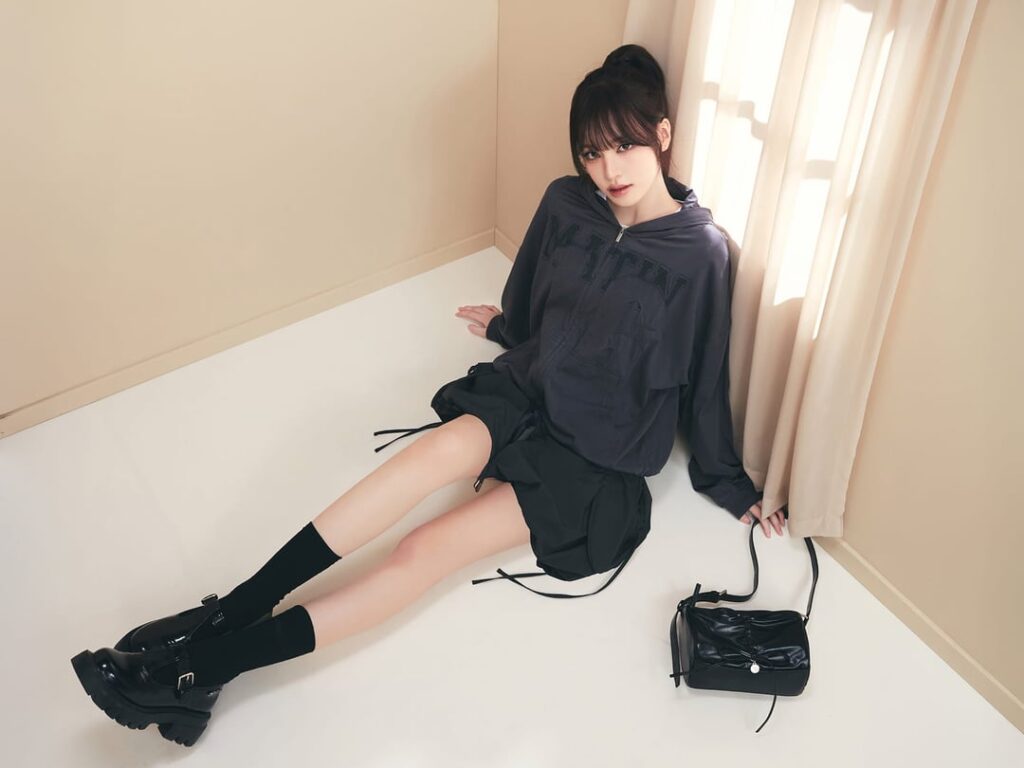 260325 ليز - ماتيم كيم (26 Summer 'HOUSE, HAUS!' Lookbook)