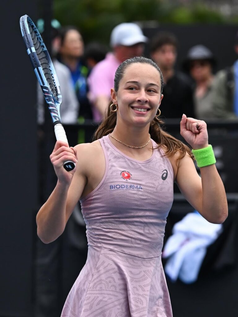 Zeynep Sönmez Zeynep Sönmez