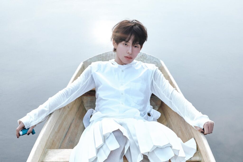 كانجمين (VERIVERY) - الألبوم المنفرد الأول "Free Falling" (صورة تصورية - باهتة)