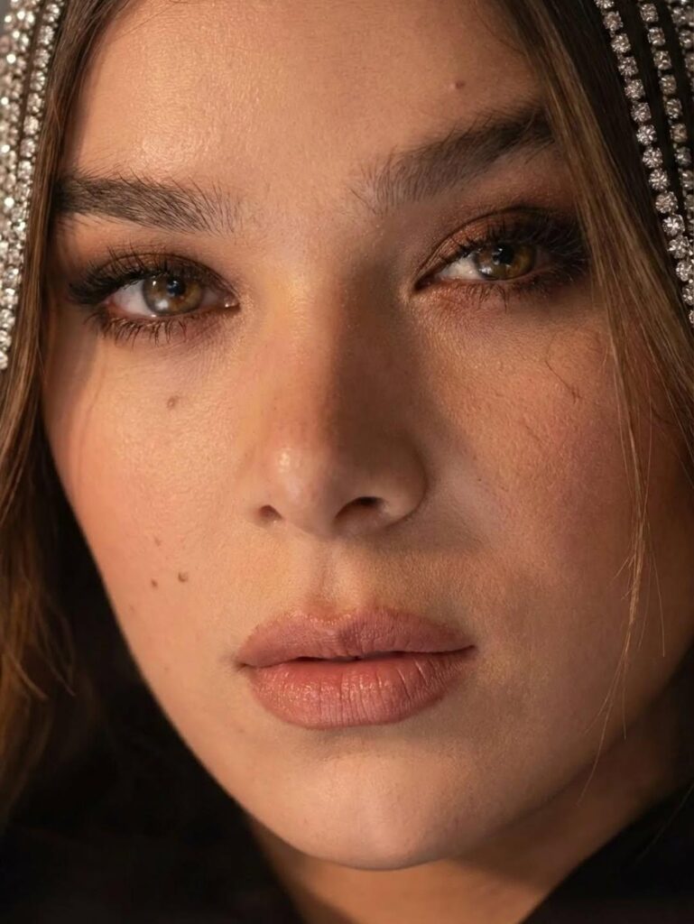 Hailee Steinfeld Hailee Steinfeld