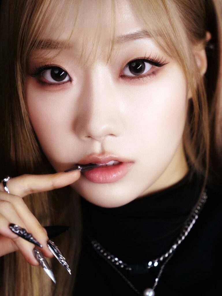 LOVEONE – الأغنية المنفردة الثالثة: UNICA (الصورة المفاهيمية، الإصدار الأساسي – Yousom) LOVEONE - الأغنية المنفردة الثالثة: UNICA (الصورة المفاهيمية، الإصدار الأساسي - Yousom)