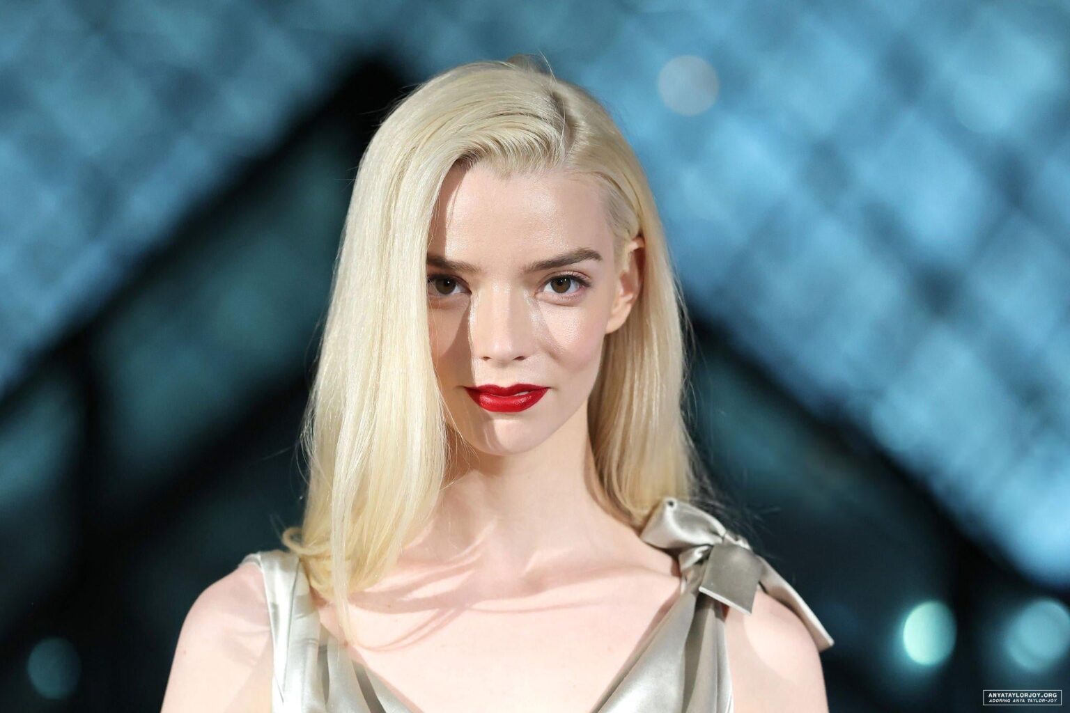 Anya Taylor-Joy! Anya Taylor-Joy!