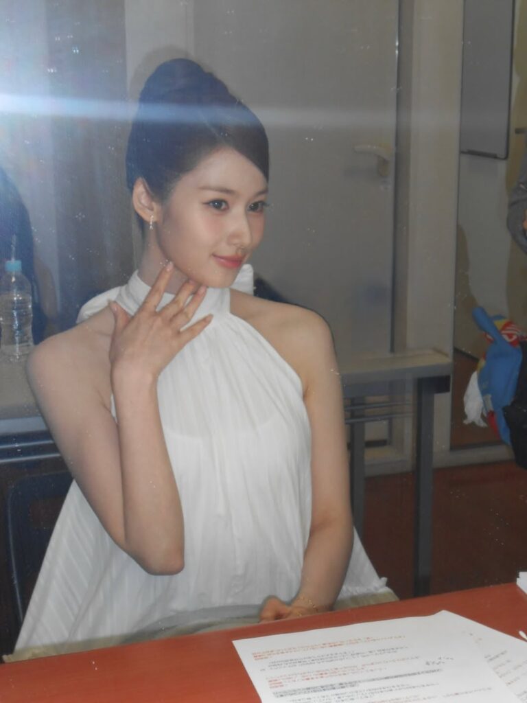 260430 تحديث سانا على الانستقرام - اليوم الذي اقتربت فيه من كريسبي ساندويش 🎀 @haagendazs_jp الذكرى السنوية الخامسة والعشرين لكريسبي ساندويش 🧡