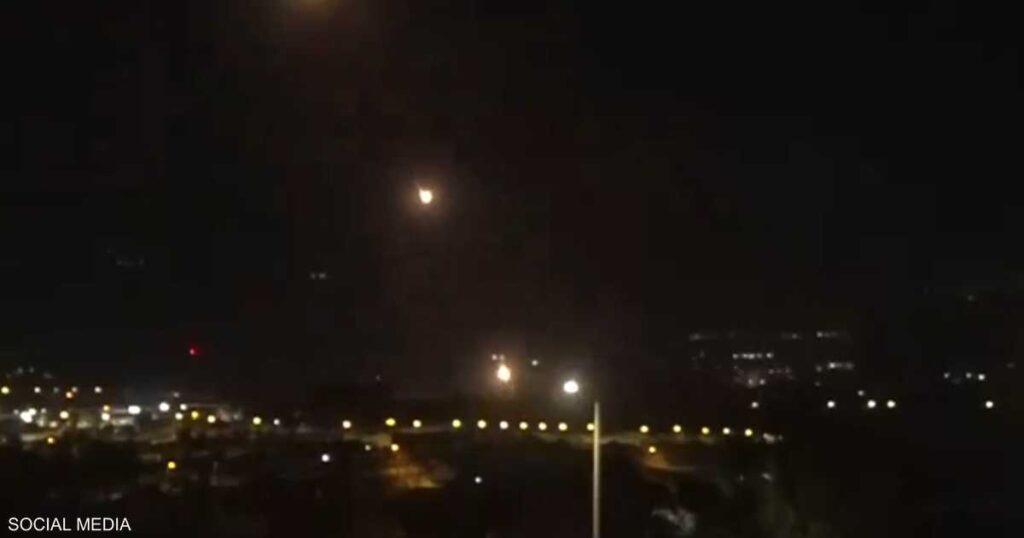 صاروخ من لبنان يستهدف كريات شمونة شمالي إسرائيل