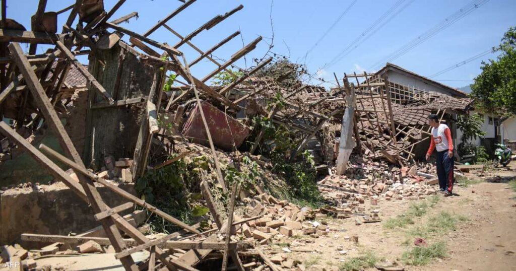 زلزال بقوة 7.8 درجات يهز إندويسيا وتحذير لـ3 دول من تسونامي