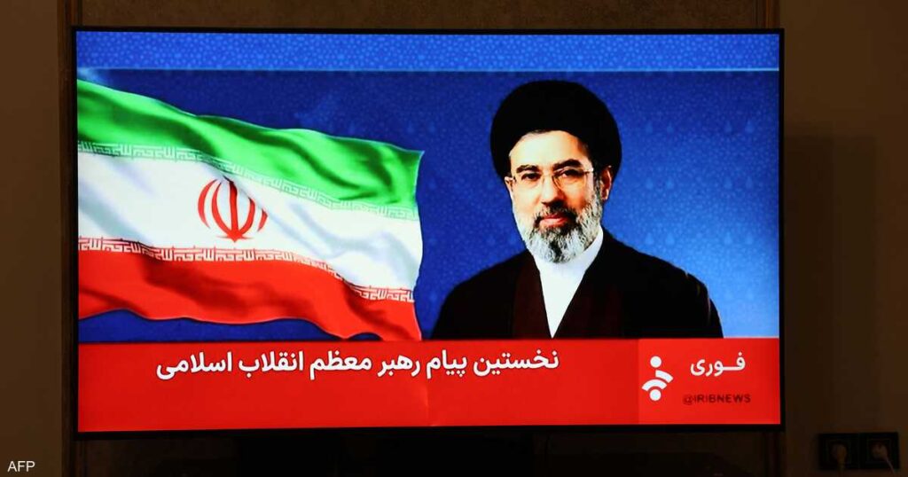 تقرير: مجتبى خامنئي خارج المشهد وصراع محتدم داخل النظام
