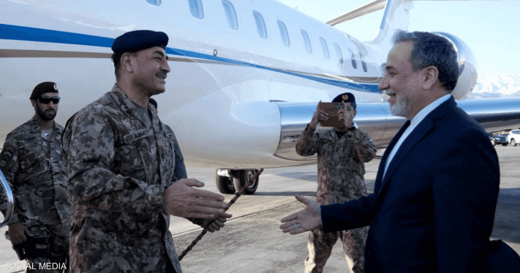 قائد الجيش الباكستاني يصل طهران لدفع جهود الوساطة قائد الجيش الباكستاني يصل طهران لدفع جهود الوساطة