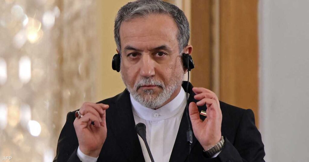 إيران.. أزمة هرمز تكشف "شرخا" بين السياسيين والعسكريين