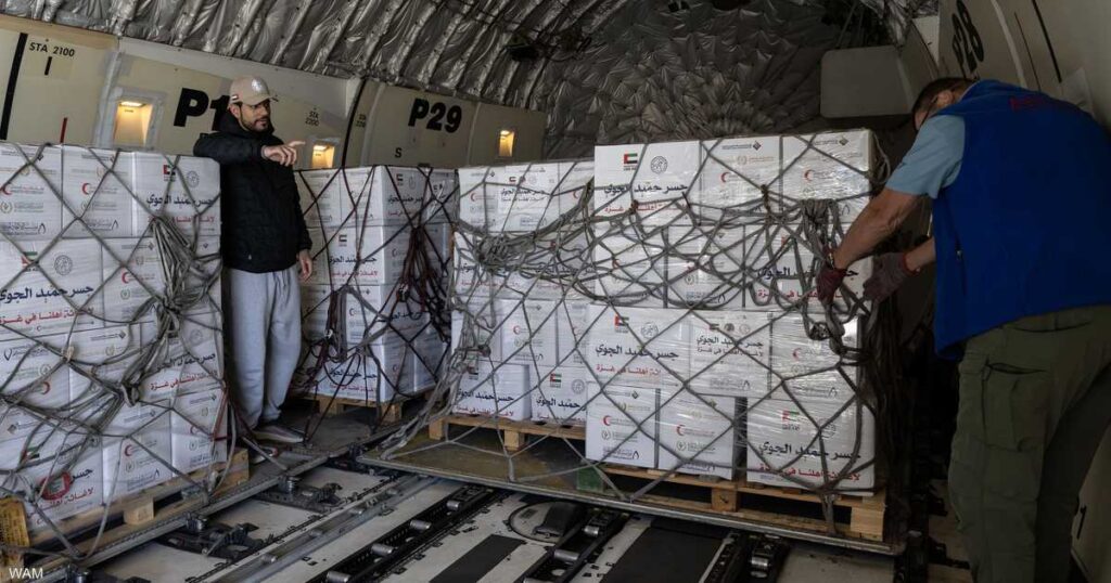 وصول طائرة إماراتية محملة بـ100 طن مساعدات لغزة