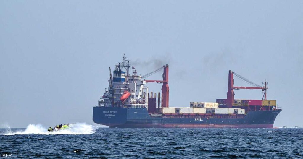 الجيش البريطاني: إيران تهاجم سفينتين شمالي سواحل عُمان