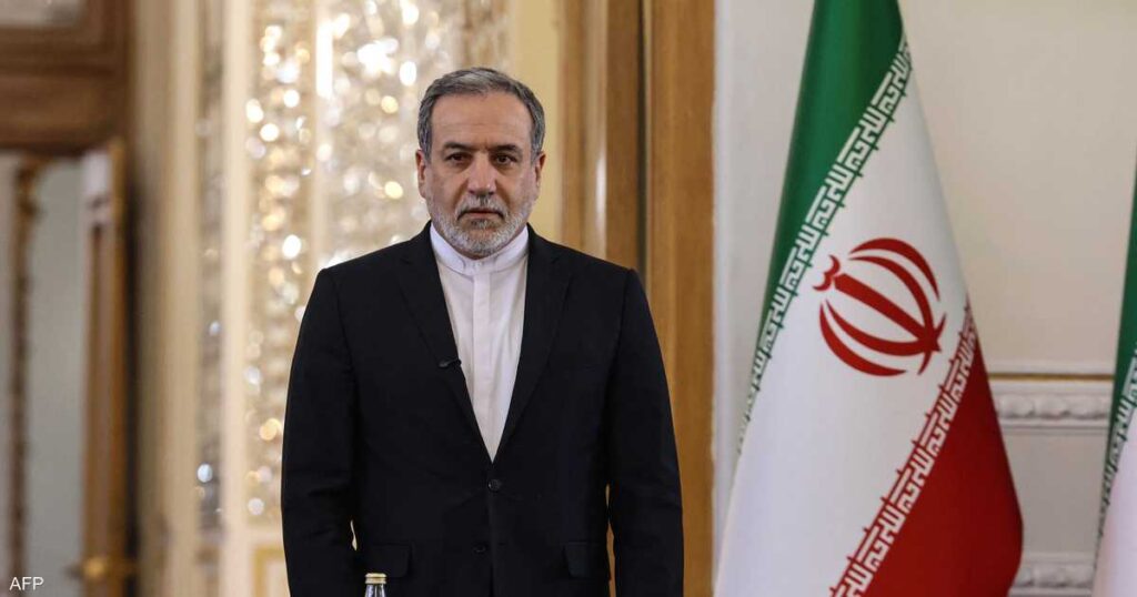 عراقجي إلى موسكو.. وترامب: بإمكان إيران الاتصال للتفاوض