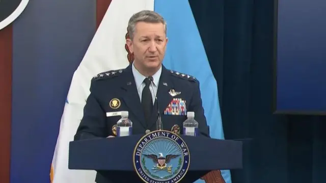 الجنرال، دان كين