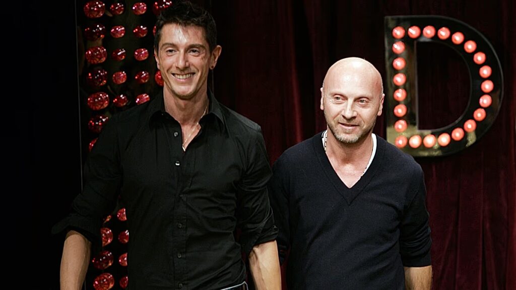 ستيفانو غابانا يستقيل من رئاسة دولتشي آند غابانا وسط مفاوضات ديون 450 مليون يورو ستيفانو غابانا يستقيل من رئاسة دولتشي آند غابانا وسط مفاوضات ديون 450 مليون يورو